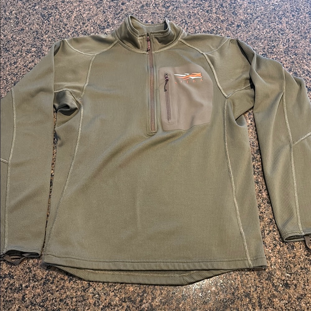 Green Sweatshirt with Quarter-Zip and Full-Length Sleeves
